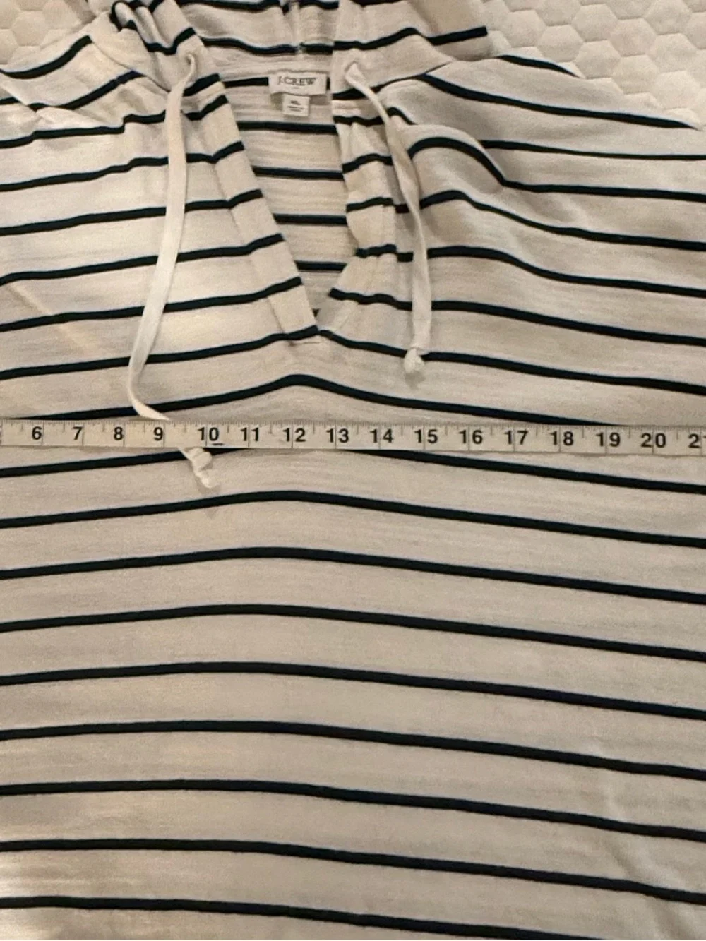 JCrew Women’s V neck Beach Hoodie Navy and Ivory Stripe Size XL